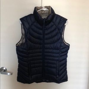 100% goose down vest